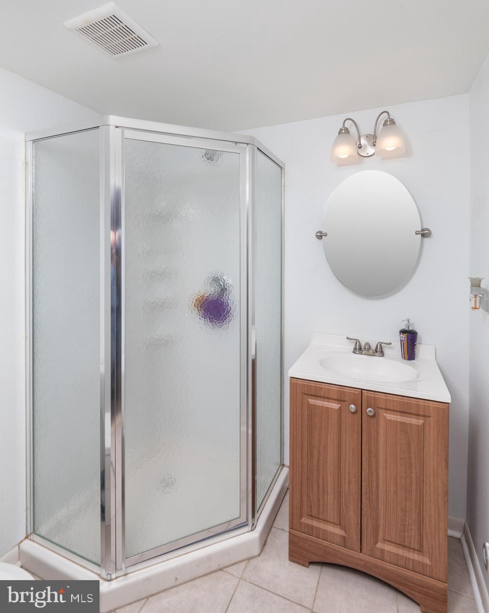 662 Queensgate Road Baltimore, MD 21229 - Photo 20 of 26 Basement Bath