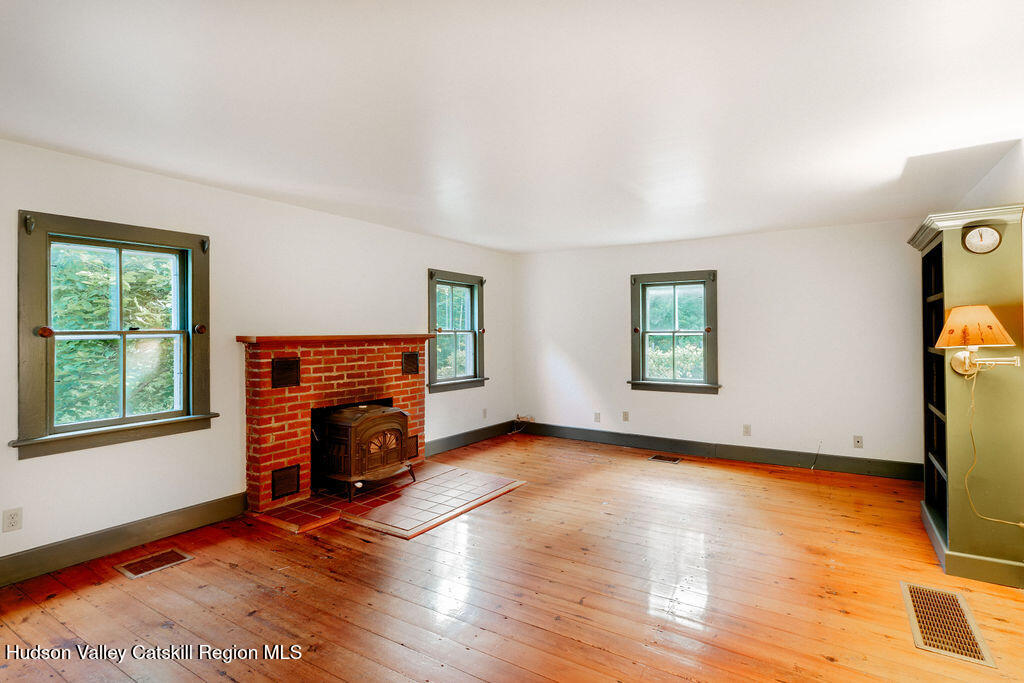 286 Manor Rock Road Craryville, NY 12521 - Photo 10 of 41 286ManorRock_LivingRoomA