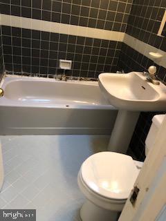 622 Andover Road Upper Darby, PA 19082 - Photo 6 of 8