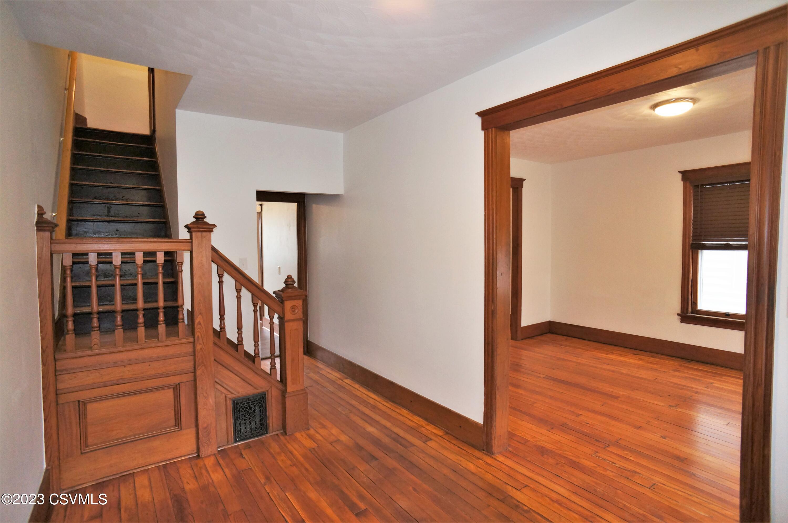 305 Walnut Street Milton, PA 17847 - Photo 3 of 22