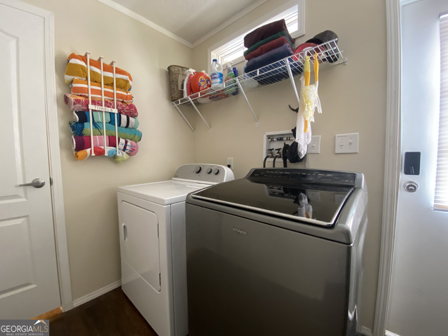 347 River Trail Martin, GA 30557 - Photo 17 of 29 a utility room with dryer and washer