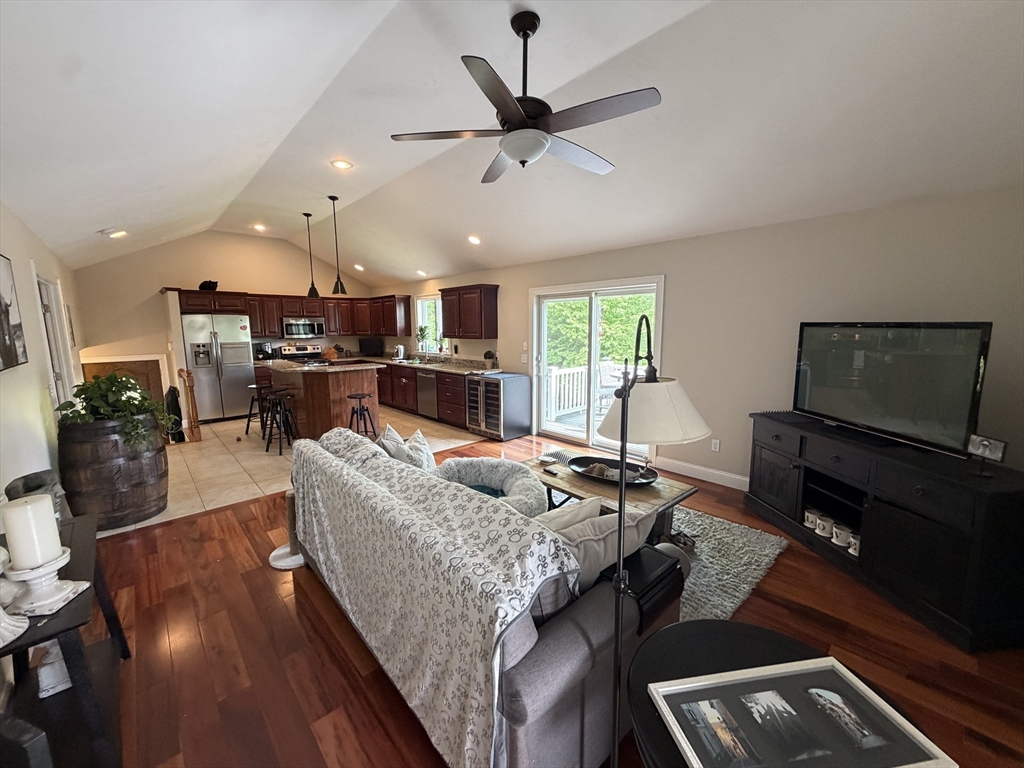 7 Dean Farm Road, Unit 2 Sutton, MA 01590 - Photo 8 of 16
