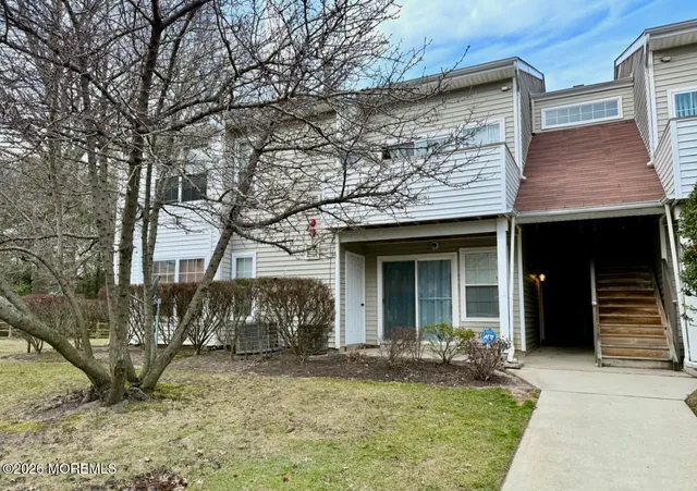 $385,000 | 25 Thoroughbred Fare, Tinton Falls, NJ 07753