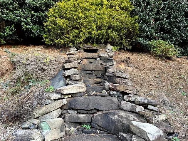 $669,900 | 5563 Foxgate Circle, Winston-Salem, NC 27106