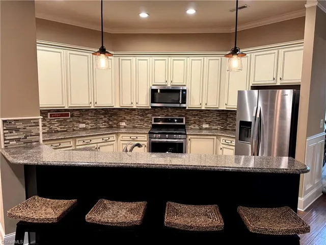 $669,900 | 5563 Foxgate Circle, Winston-Salem, NC 27106