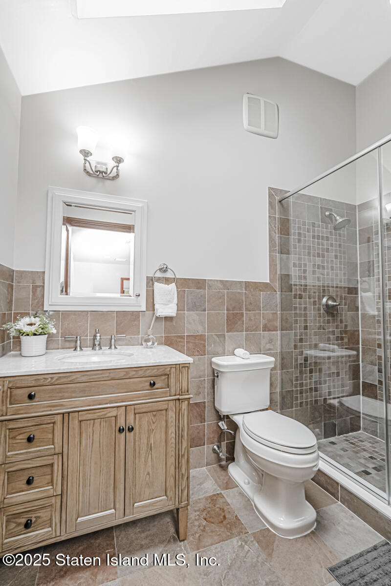 140 Craig Avenue Staten Island, NY 10307 - Photo 28 of 46 Photo Mar 06 2018, 7 09 25 PM