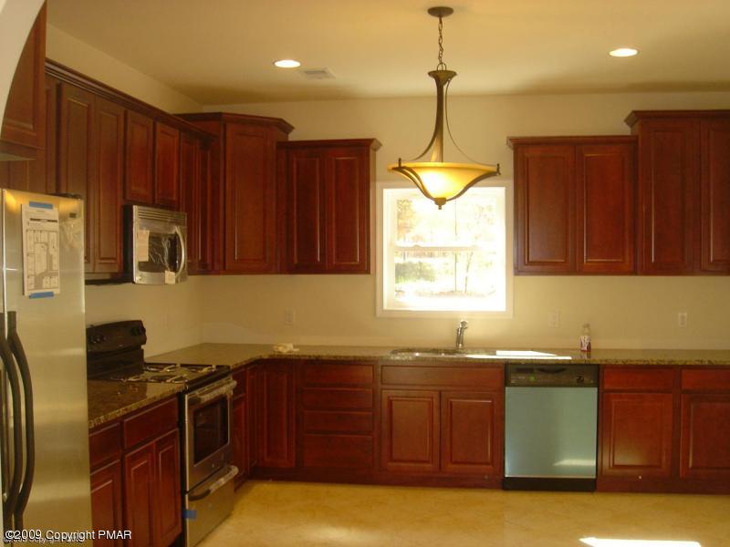 115 B Willow Grove Road Pocono Summit, PA 18346 - Photo 4 of 25 Granite