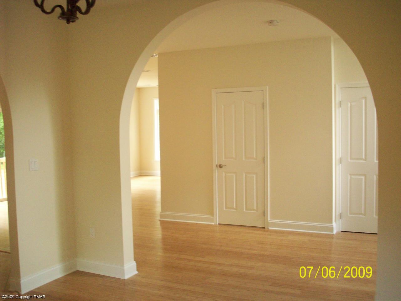 115 B Willow Grove Road Pocono Summit, PA 18346 - Photo 8 of 25 Grand Archways