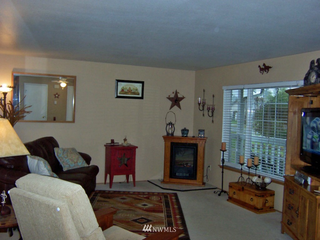 9440 180th Way Southwest Rochester, WA 98579 - Photo 7 of 15