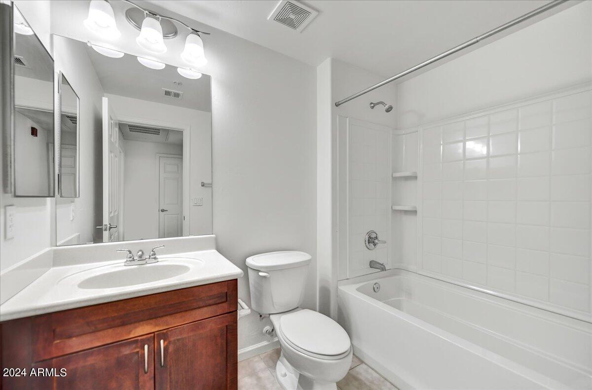 1920 East Bell Road, Unit 1028 Phoenix, AZ 85022 - Photo 13 of 22 Bath II