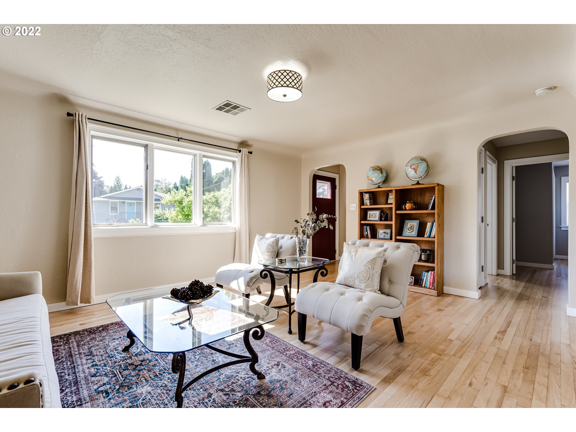 1349 Goodpasture Island Road Eugene, OR 97401 - Photo 2 of 29 Living Room