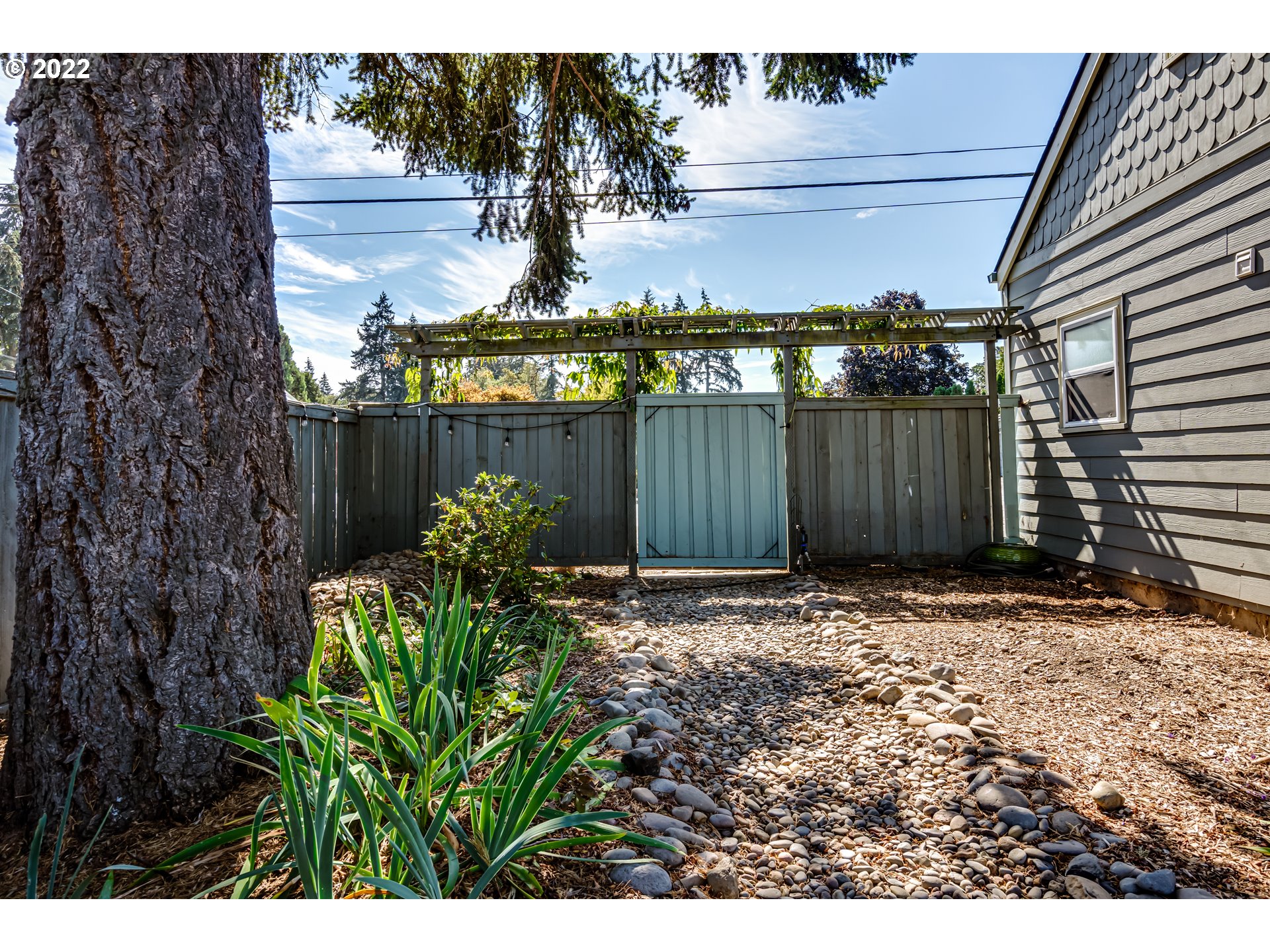 1349 Goodpasture Island Road Eugene, OR 97401 - Photo 25 of 29 Yard