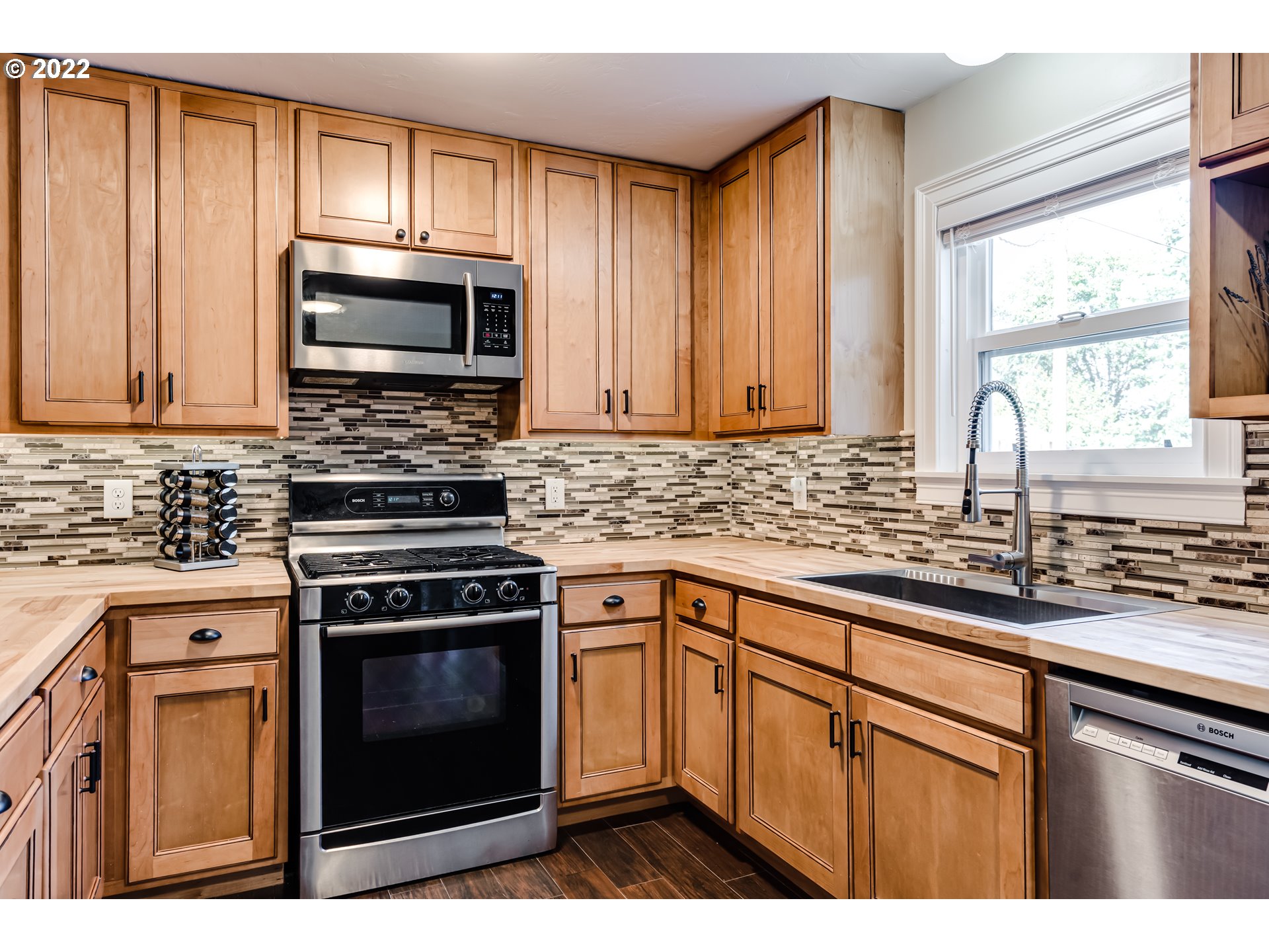 1349 Goodpasture Island Road Eugene, OR 97401 - Photo 5 of 29 Kitchen