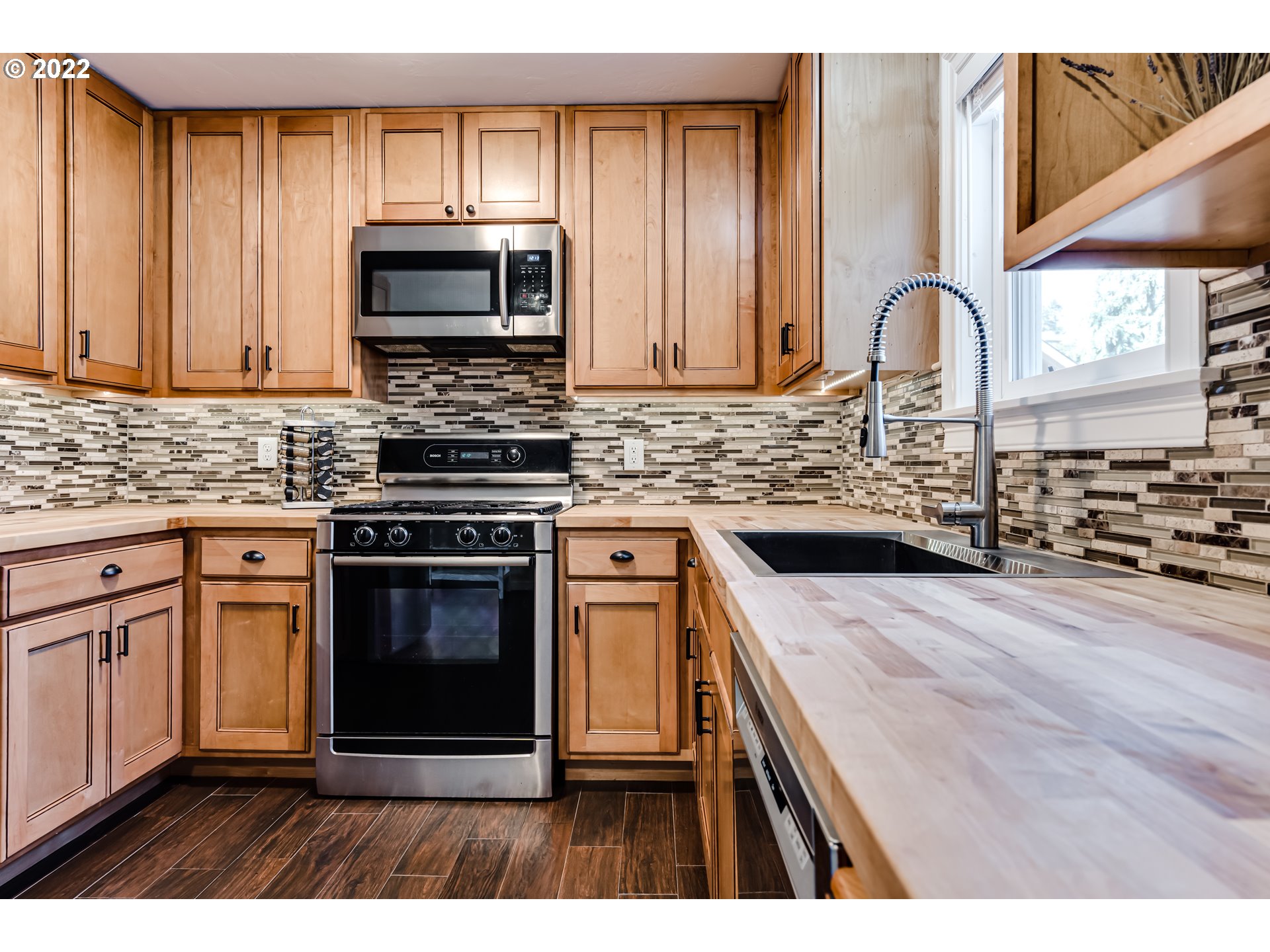 1349 Goodpasture Island Road Eugene, OR 97401 - Photo 7 of 29 Kitchen