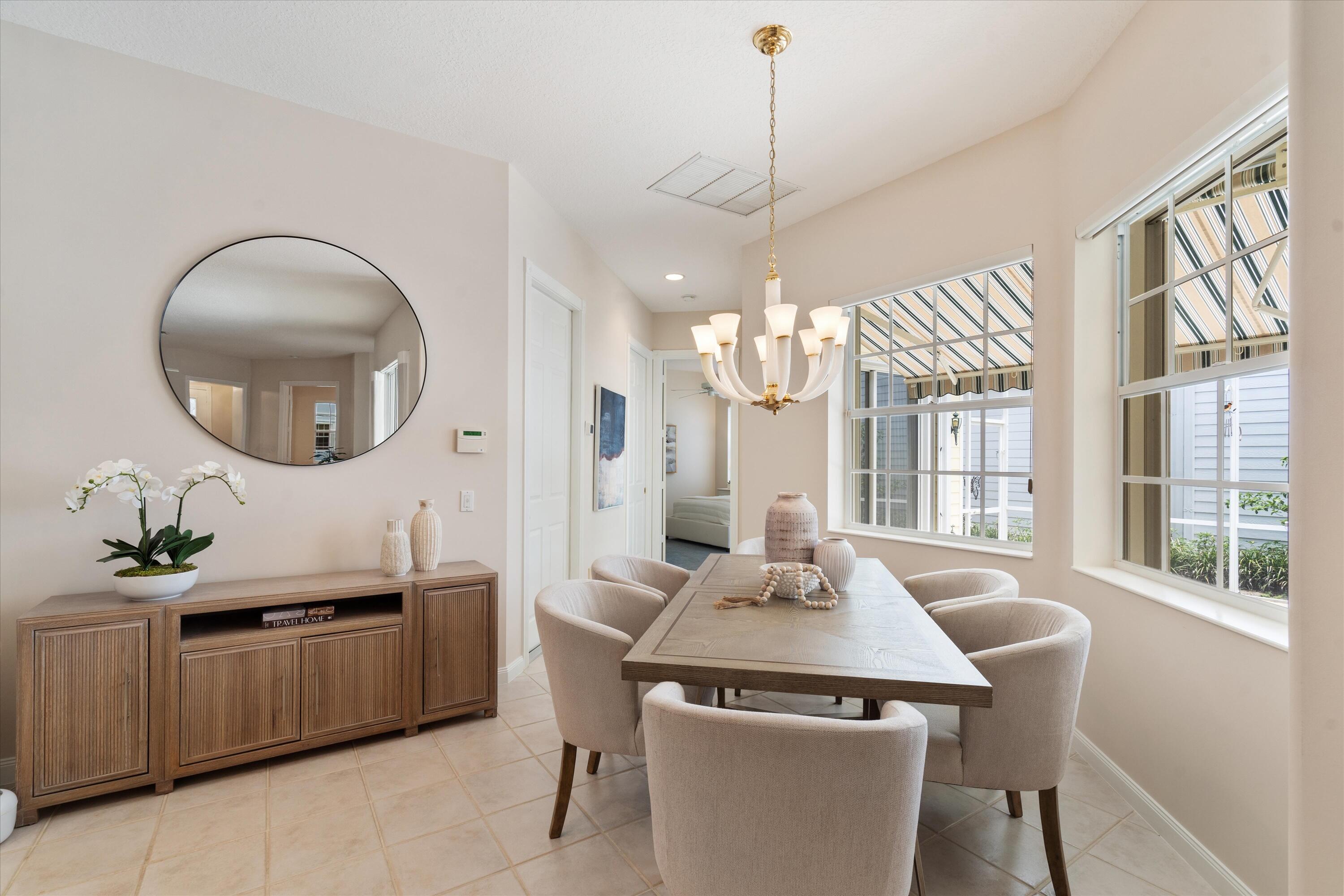 122 Date Palm Drive Jupiter, FL 33458 - Photo 9 of 37 Perfect Dining Nook!