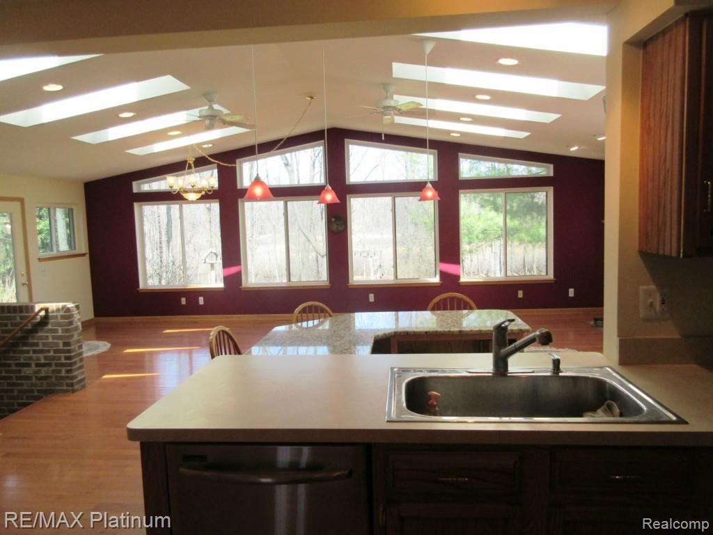 11357 Newman Road Brighton, MI 48114 - Photo 12 of 30 025.jpg