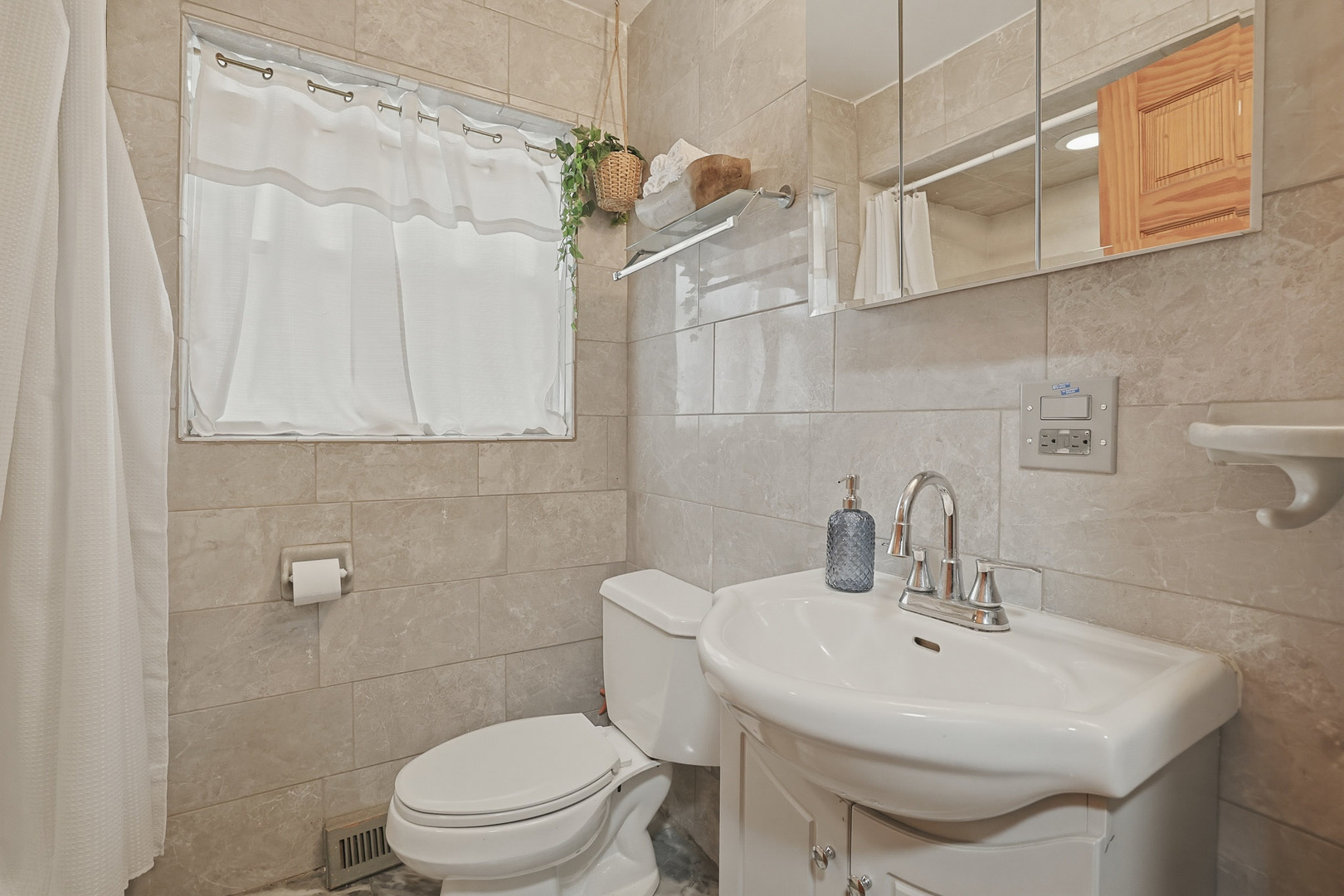 11157 South Spaulding Avenue Chicago, IL 60655 - Photo 13 of 21