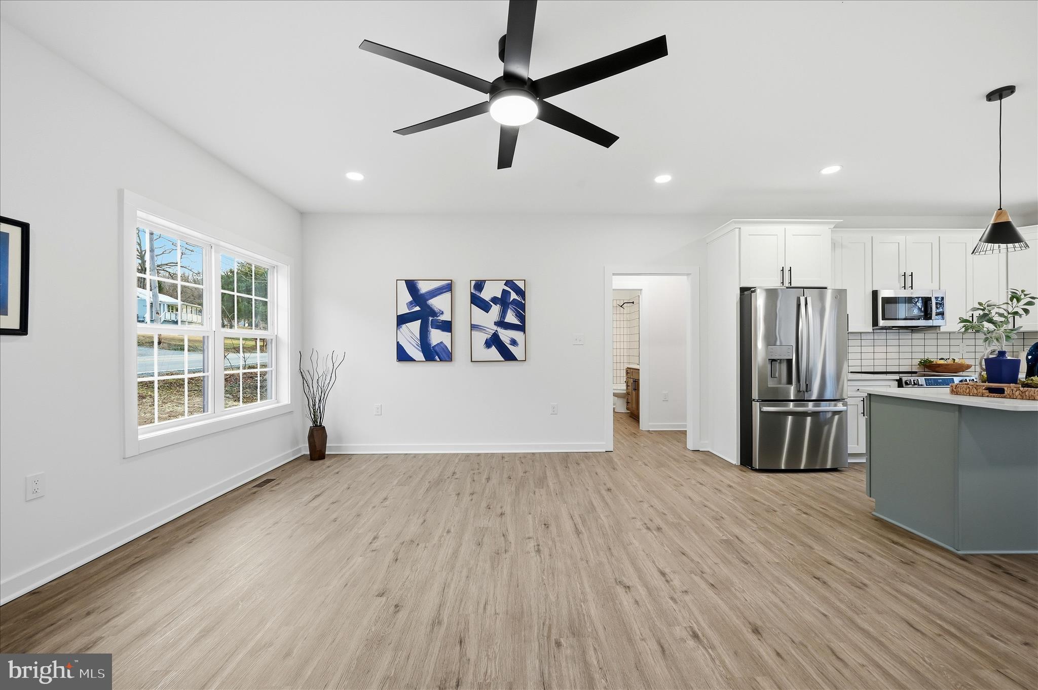 985 Hostler Road Harpers Ferry, WV 25425 - Photo 6 of 51 Living Room