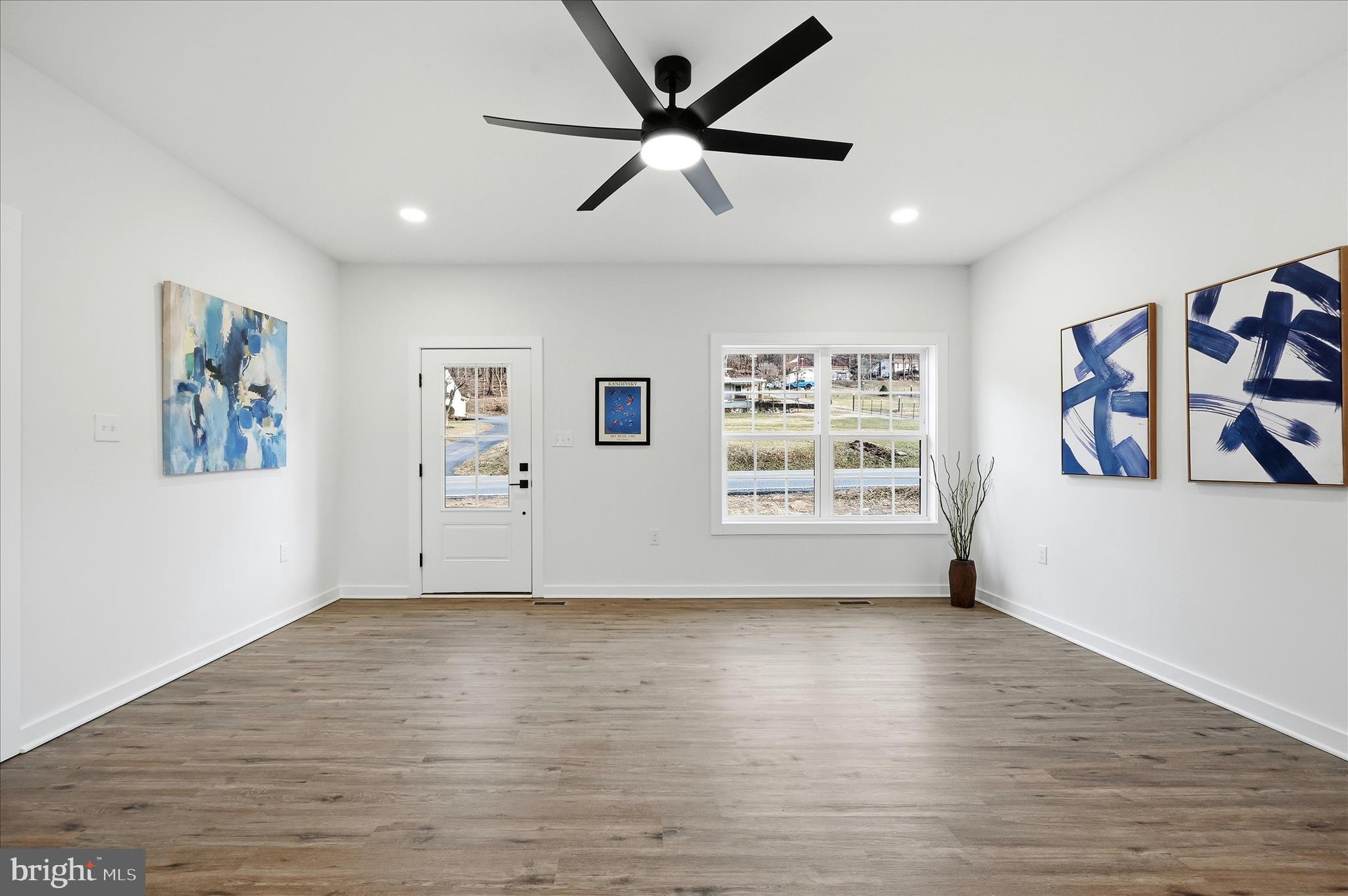 985 Hostler Road Harpers Ferry, WV 25425 - Photo 7 of 51 Living Room