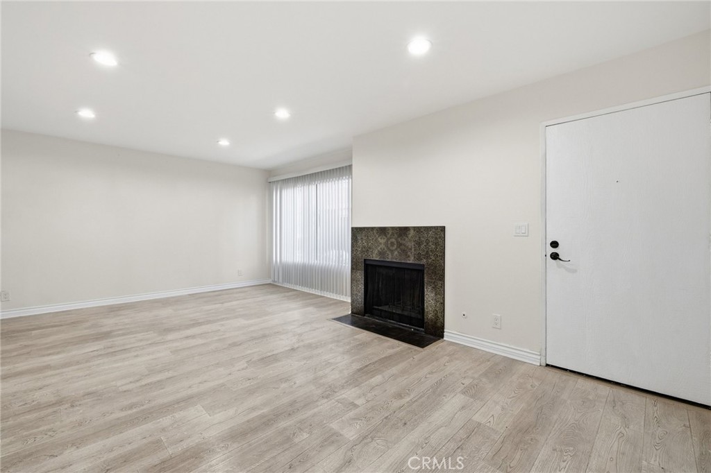 4502 Lubbock Drive, Unit D Simi Valley, CA 93063 - Photo 16 of 37