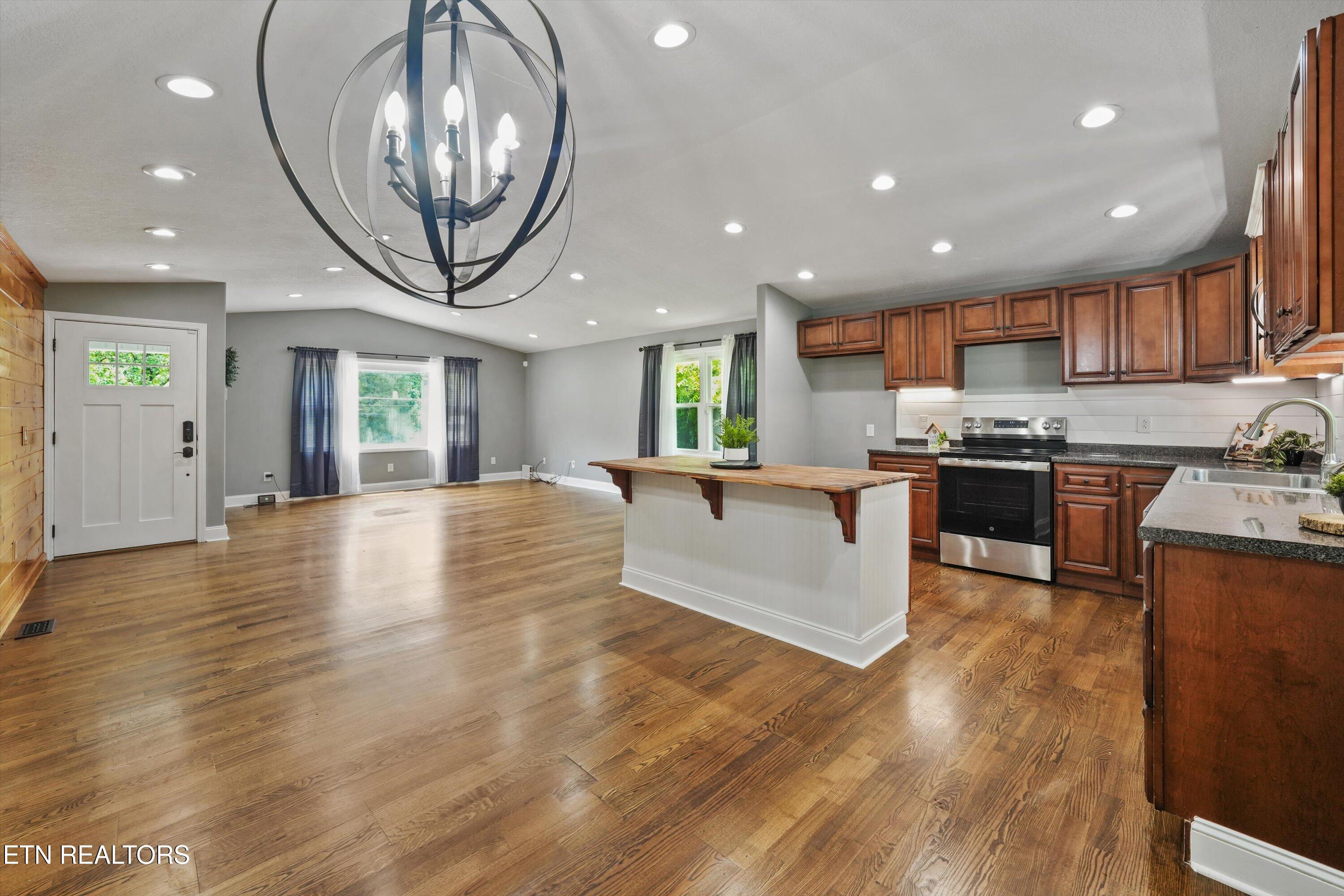 79 Reservoir Road Norris, TN 37828 - Photo 20 of 43 Dining Room