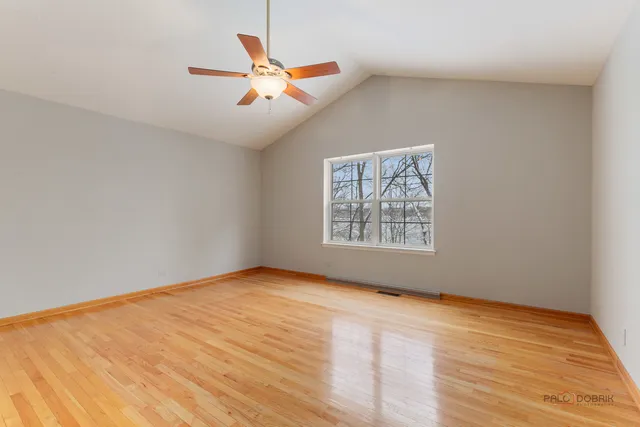 $380,000 | 186 North Crooked Lake Lane, Lindenhurst, IL 60046