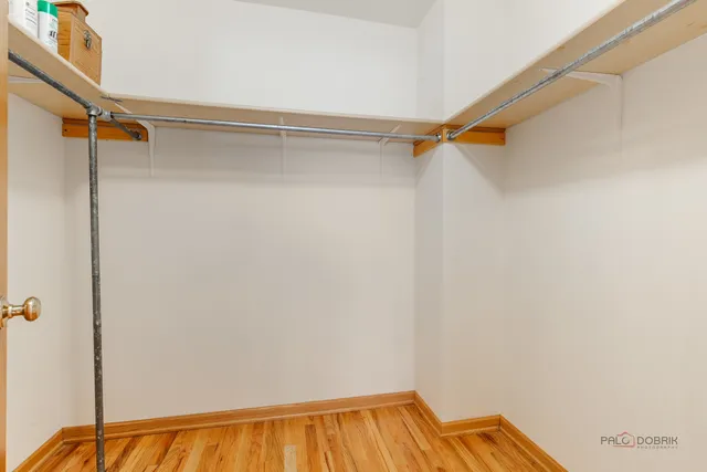 $400,000 | 186 North Crooked Lake Lane, Lindenhurst, IL 60046