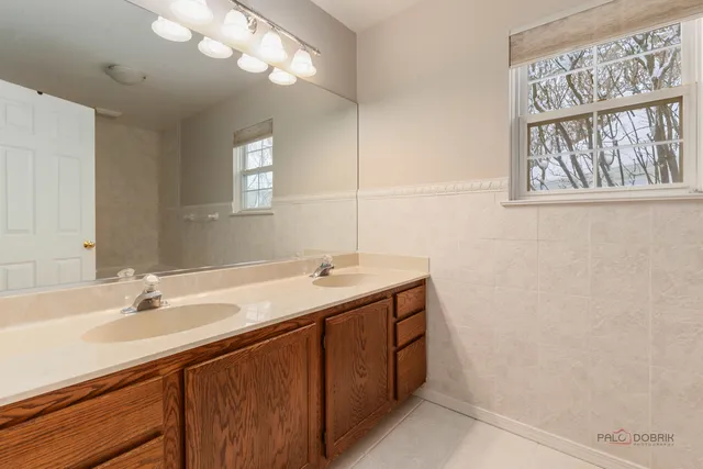 $400,000 | 186 North Crooked Lake Lane, Lindenhurst, IL 60046