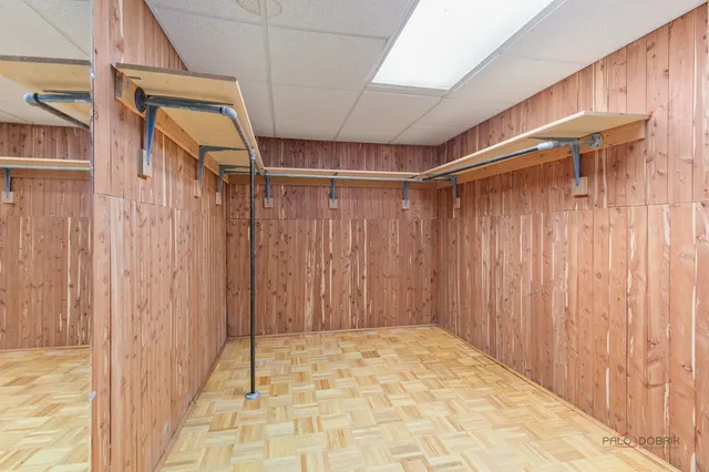 $400,000 | 186 North Crooked Lake Lane, Lindenhurst, IL 60046