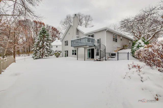 $400,000 | 186 North Crooked Lake Lane, Lindenhurst, IL 60046