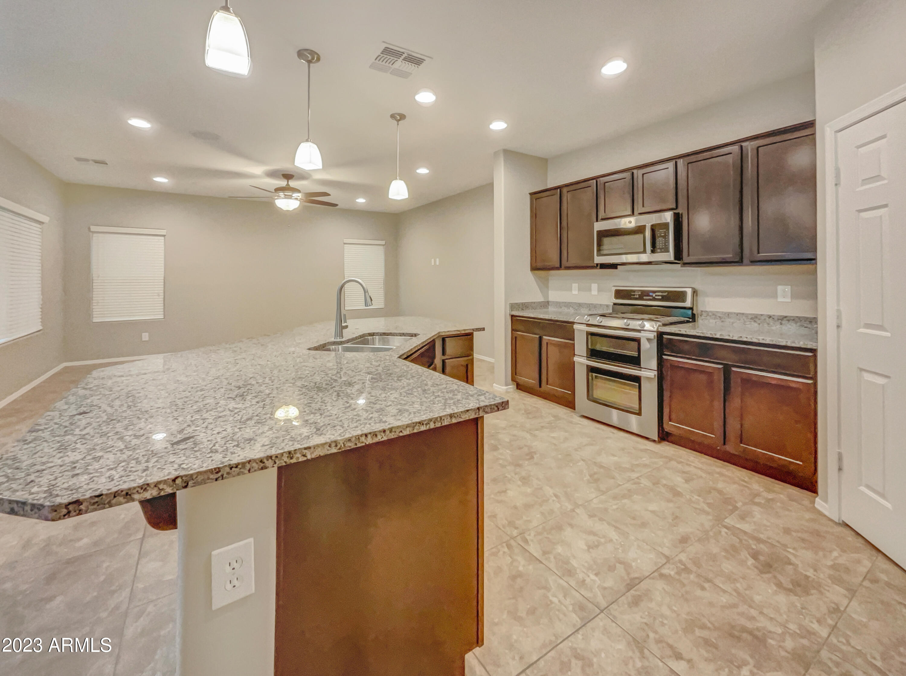 5415 West Yearling Road Phoenix, AZ 85083 - Photo 8 of 26 photo_08