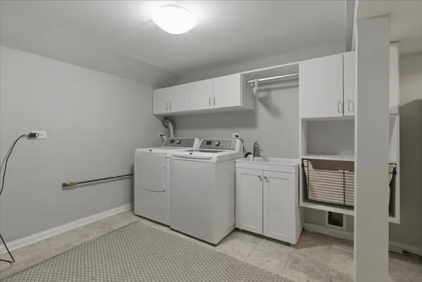 $8,495 | 1828 West Berenice Avenue, Chicago, IL 60613