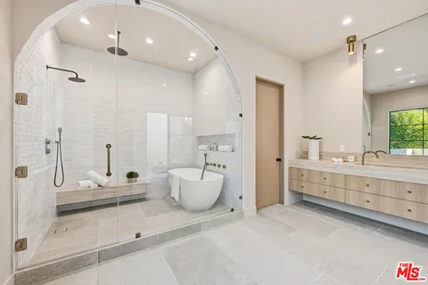 $4,395,000 | 16643 Addison Street, Encino, CA 91436