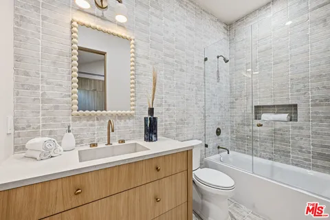 $4,395,000 | 16643 Addison Street, Encino, CA 91436