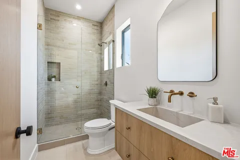 $4,395,000 | 16643 Addison Street, Encino, CA 91436