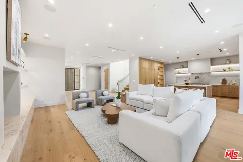 $4,395,000 | 16643 Addison Street, Encino, CA 91436