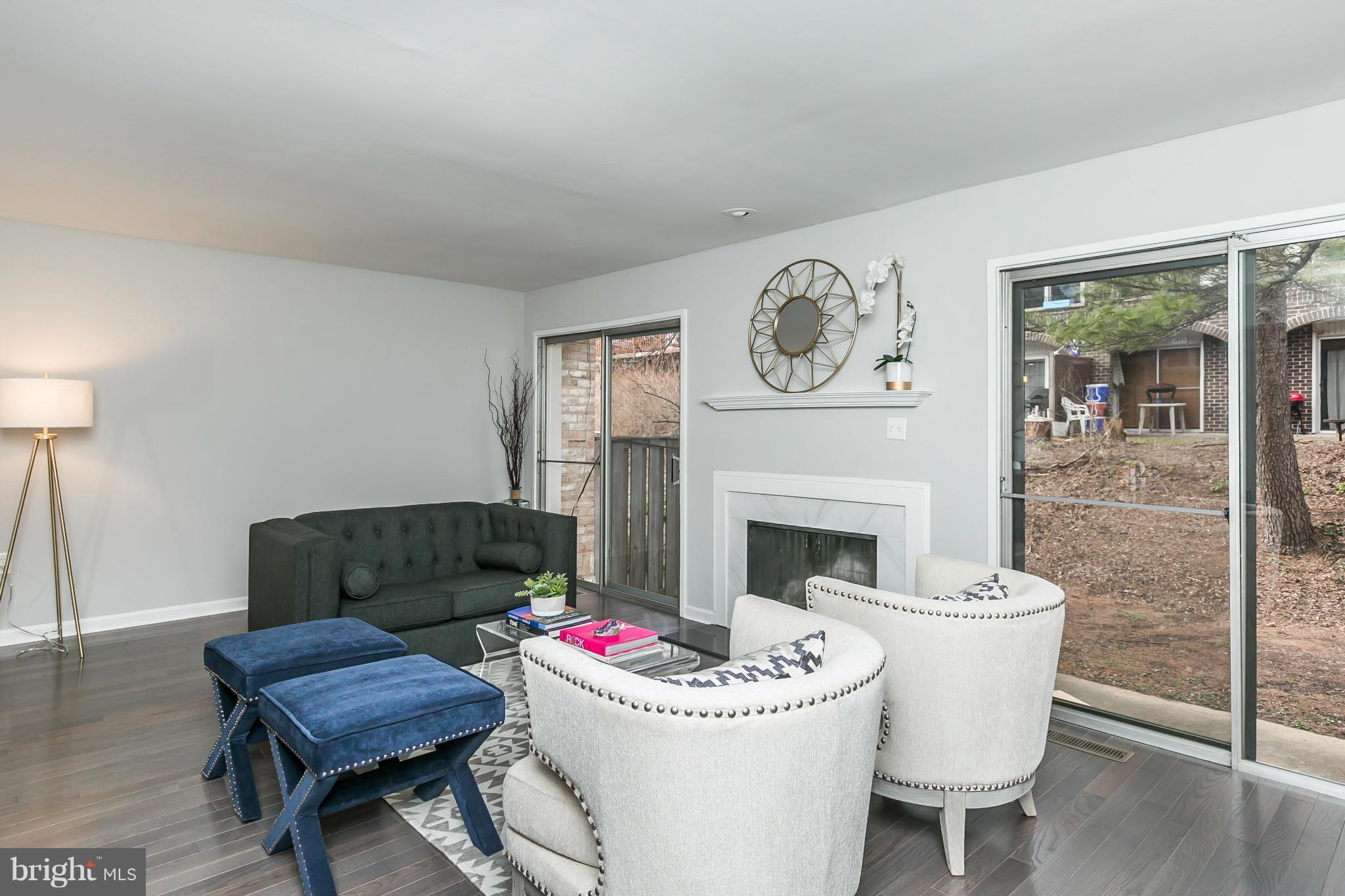 1935 Greenberry Road Baltimore, MD 21209 - Photo 16 of 30 Living Room