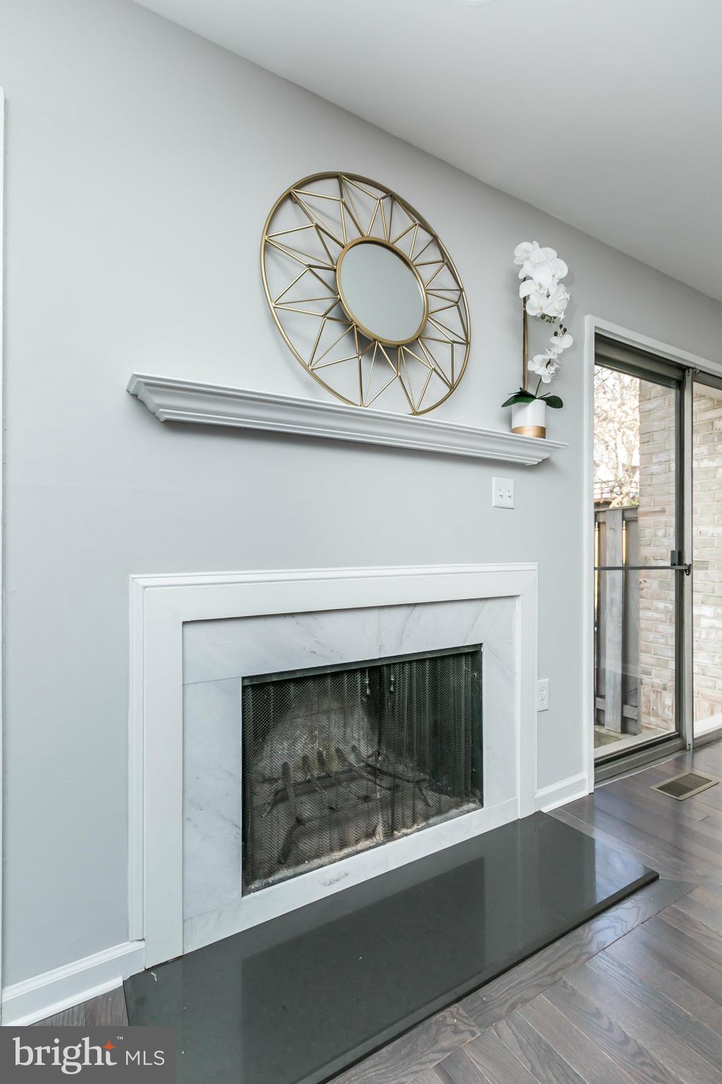 1935 Greenberry Road Baltimore, MD 21209 - Photo 18 of 30 Living Room