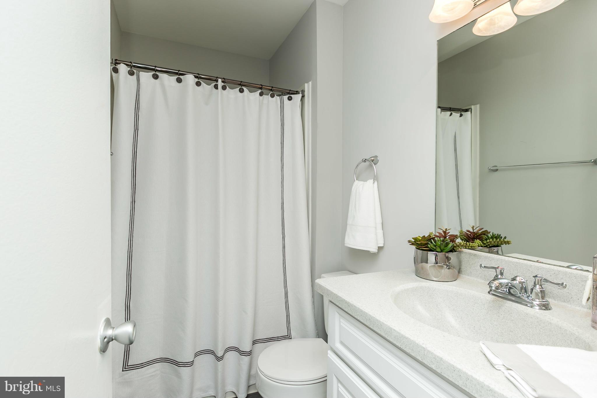 1935 Greenberry Road Baltimore, MD 21209 - Photo 21 of 30 Bath (Master)