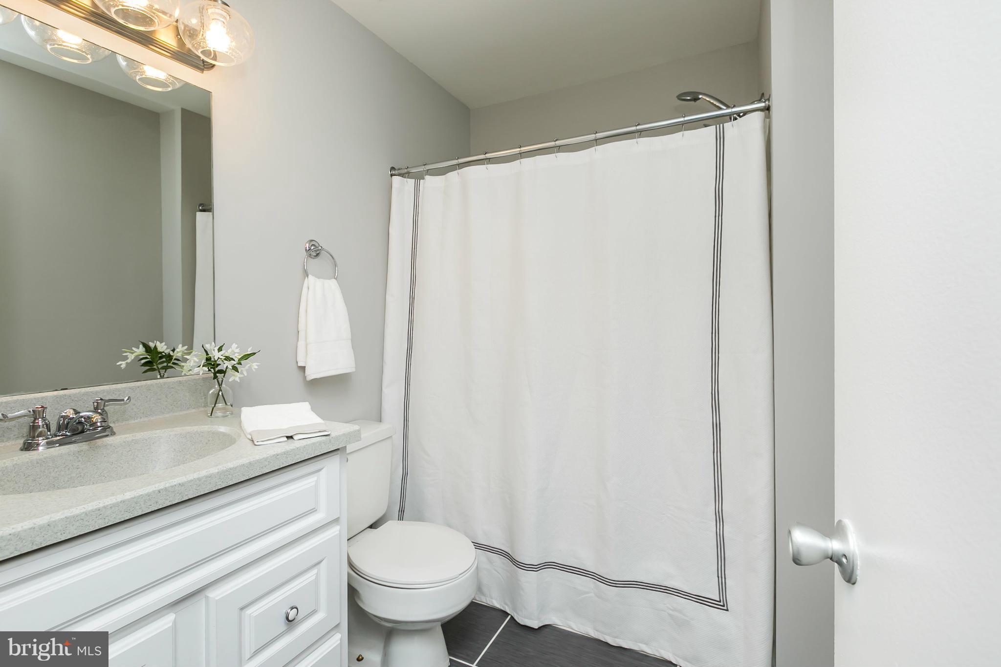 1935 Greenberry Road Baltimore, MD 21209 - Photo 24 of 30 Bath