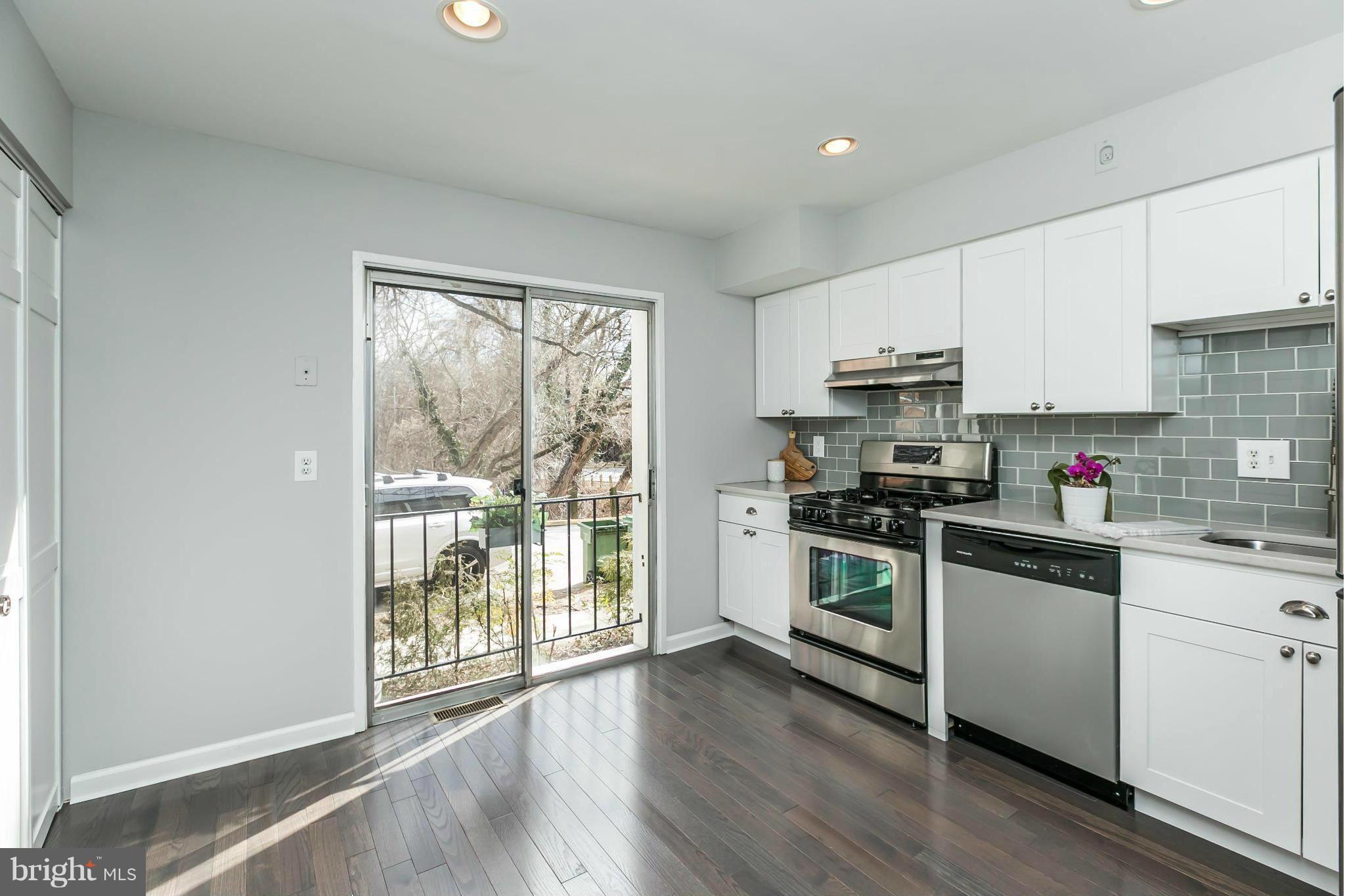 1935 Greenberry Road Baltimore, MD 21209 - Photo 6 of 30 Kitchen