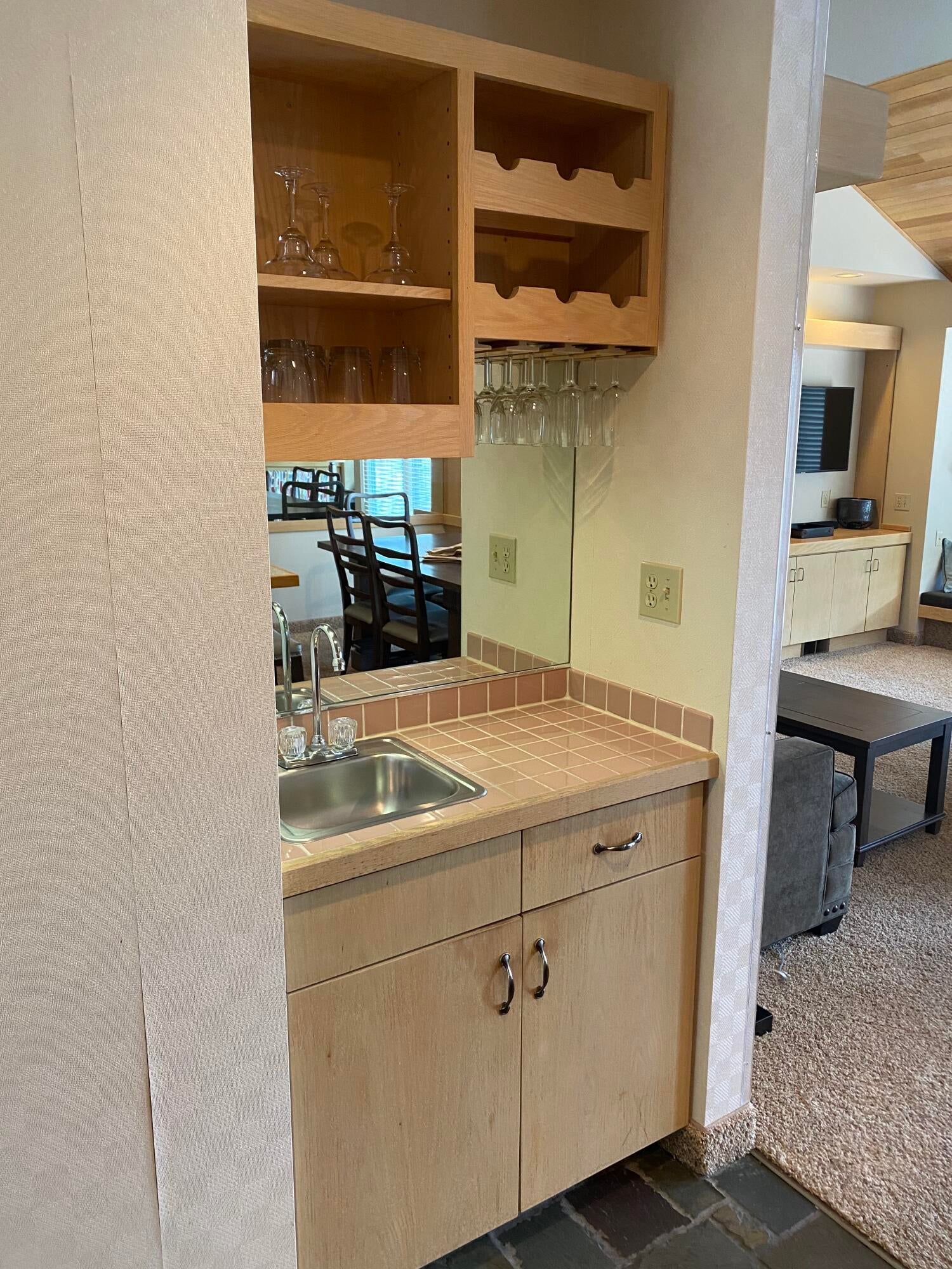 1904 Redtail Hawk Drive, Unit RV49A Redmond, OR 97756 - Photo 8 of 22 IMG_6143