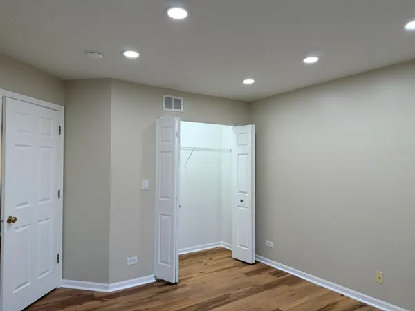 $3,800 | 431 Pine Lake Circle, Vernon Hills, IL 60061