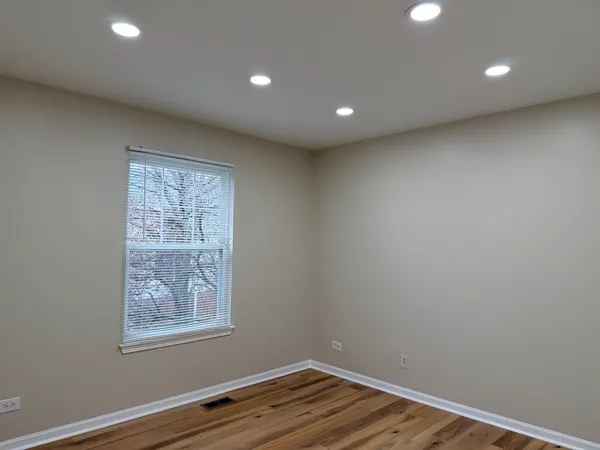 $3,800 | 431 Pine Lake Circle, Vernon Hills, IL 60061
