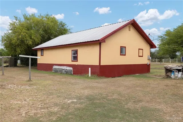 $130,000 | 13615 Miraflores Street, Edcouch, TX 78538
