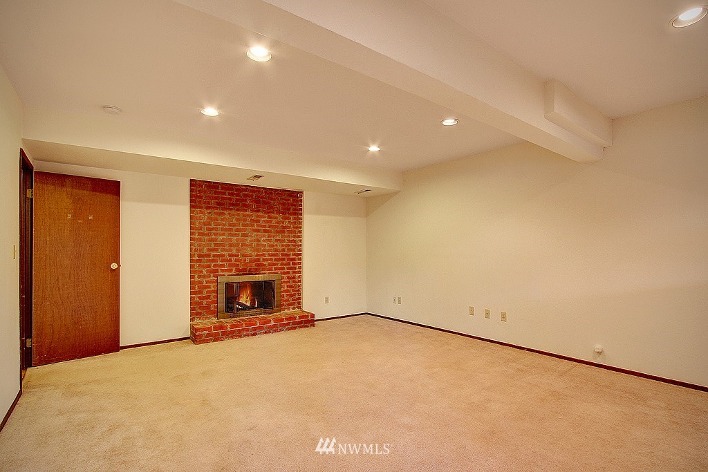 18314 110th Avenue Southeast Renton, WA 98055 - Photo 8 of 17 Gallery Image 8