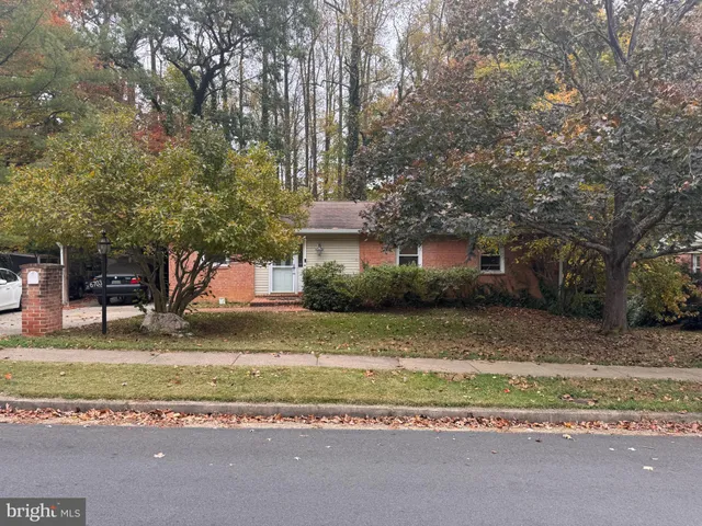$750,000 | 6703 Greenview Lane, Springfield, VA 22152