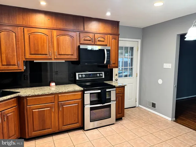 $750,000 | 6703 Greenview Lane, Springfield, VA 22152