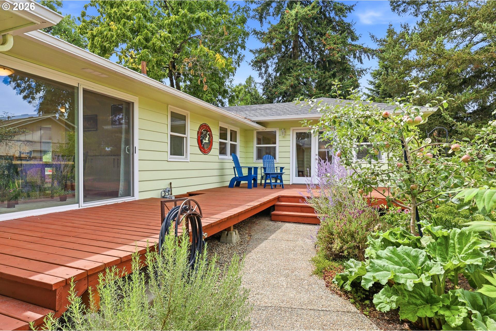 595 Dartmoor Drive Eugene, OR 97401 - Photo 31 of 45 Gallery Image 31