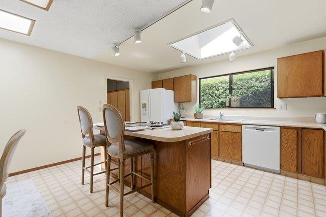 425 Exeter Place Marina, CA 93933 - Photo 11 of 42
